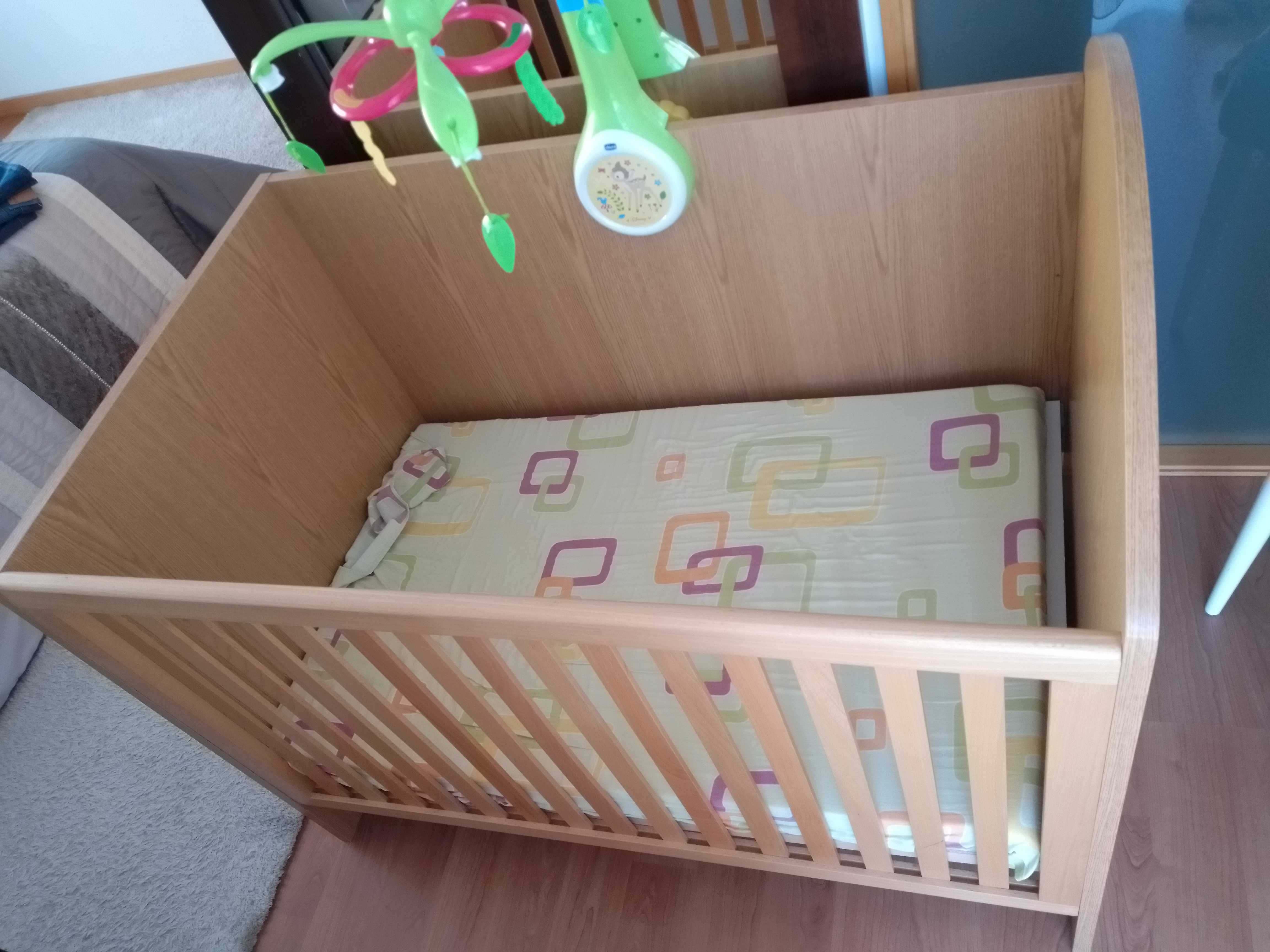 Cama berço de bebé