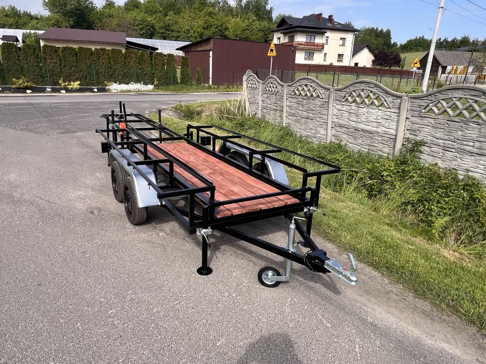 mobilna pasieka wędrowna stojak na ule przyczepa pszczelarska