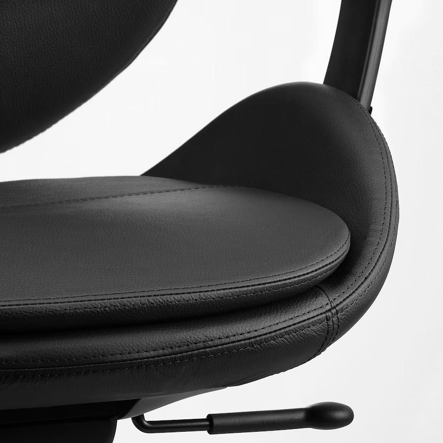 HATTEFJÄLL Krzesło biurowe z podłokietnikami, Smidig czarna skóra