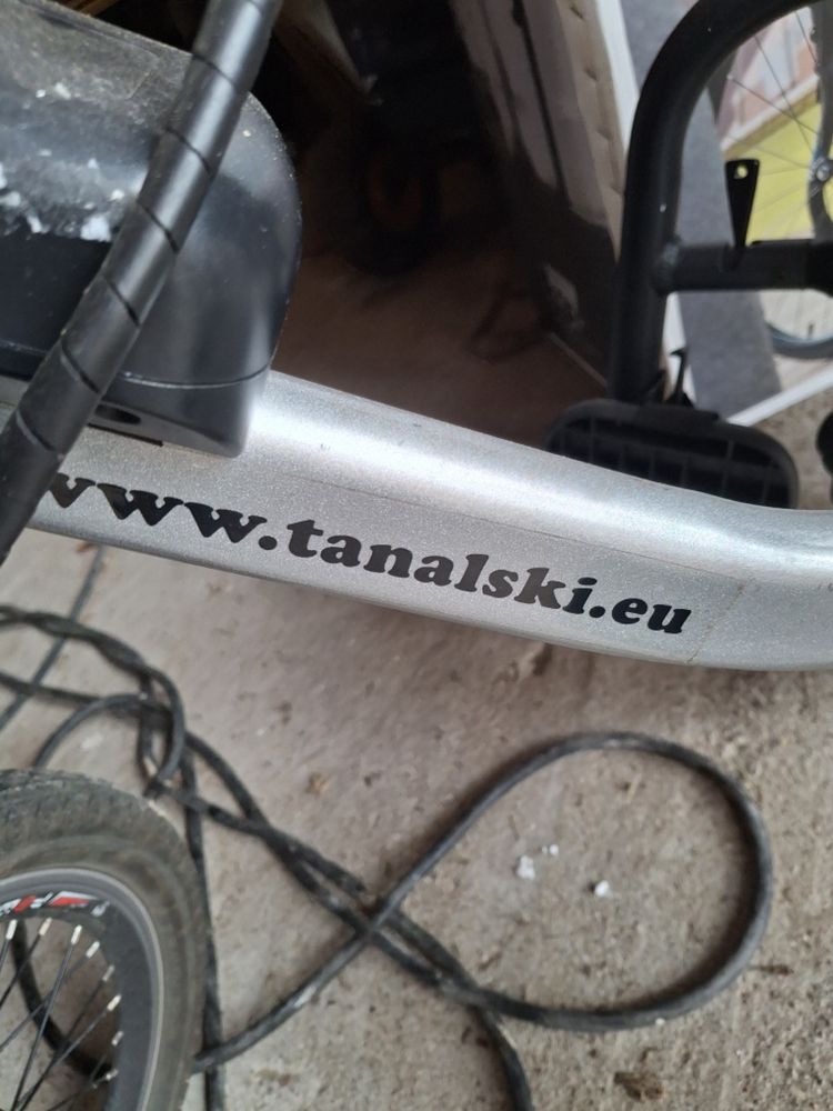 Wózek inwalidzki z dostawką ekektryczną