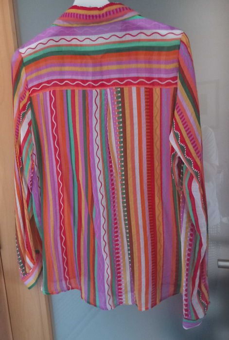 Camiseiro de riscas e manga comprida