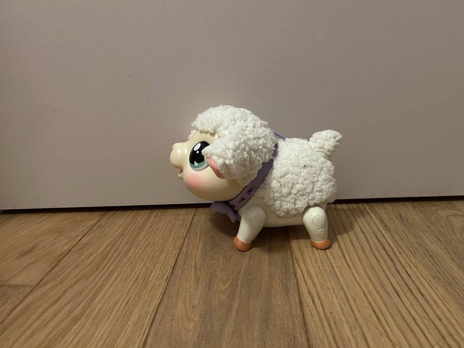 Owieczka interaktywna little live pets
