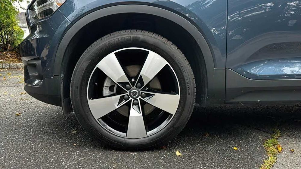 Volvo XC40      2021