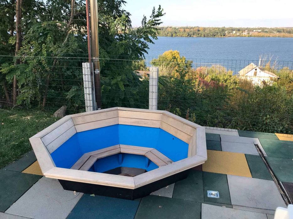 Оренда будинка дома с бассейном у реки с территорией посуточно у реки