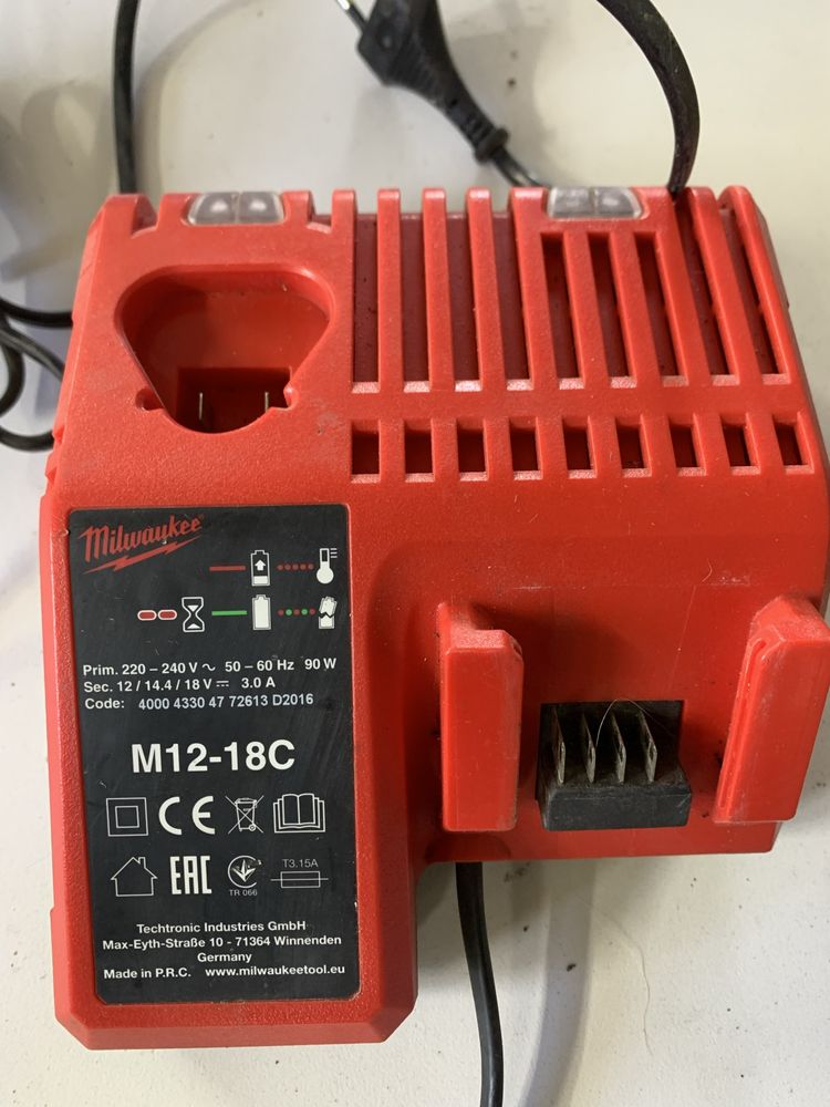 Зарядний пристрій milwaykee m12-18c