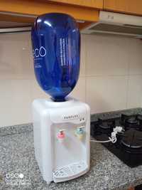 Dispensador/máquina de água fresca e natural  NOVO
