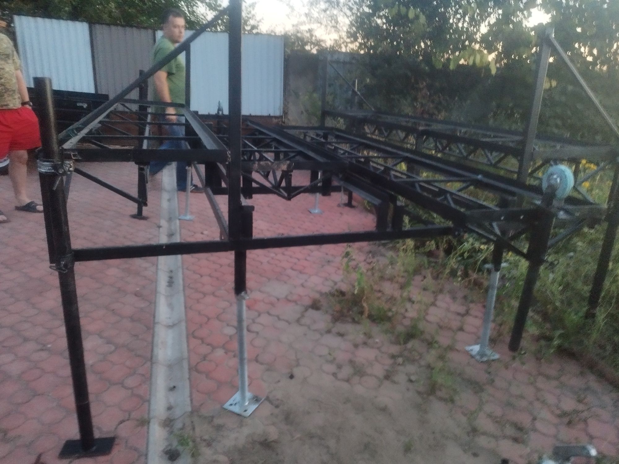 Причіп Лев з лафетами