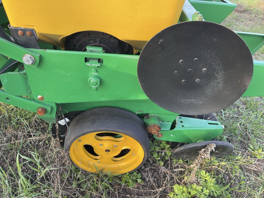 Сіялка пневматична John Deere 7000 механіка