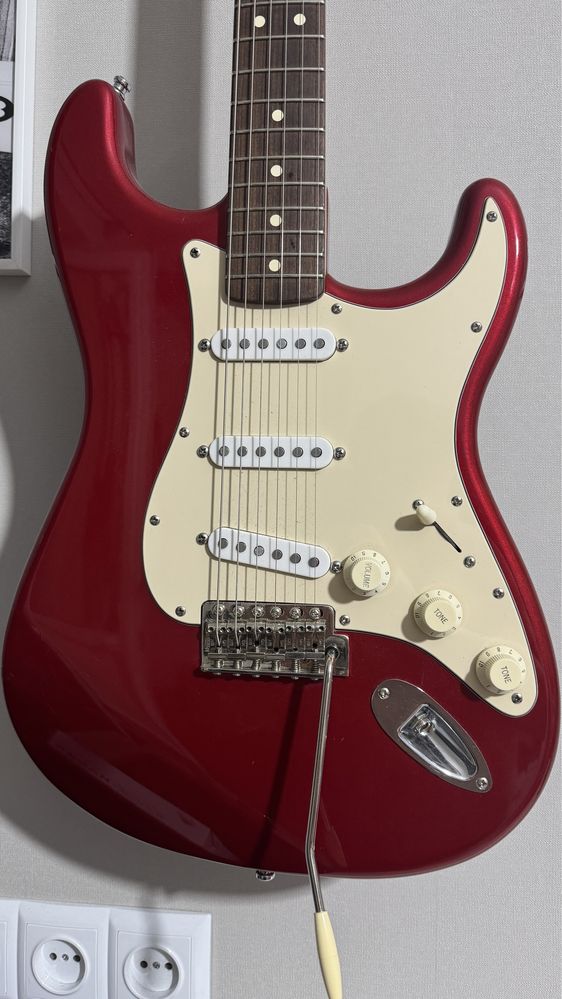 Продам Fender Stratocaster MIM