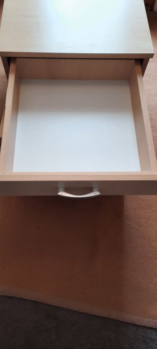 Szafka nocna w bardzo dobrym stanie