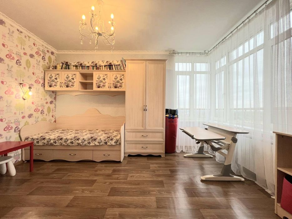 Науки 80а, 3 кімнатна роздільна, монолітний будинок