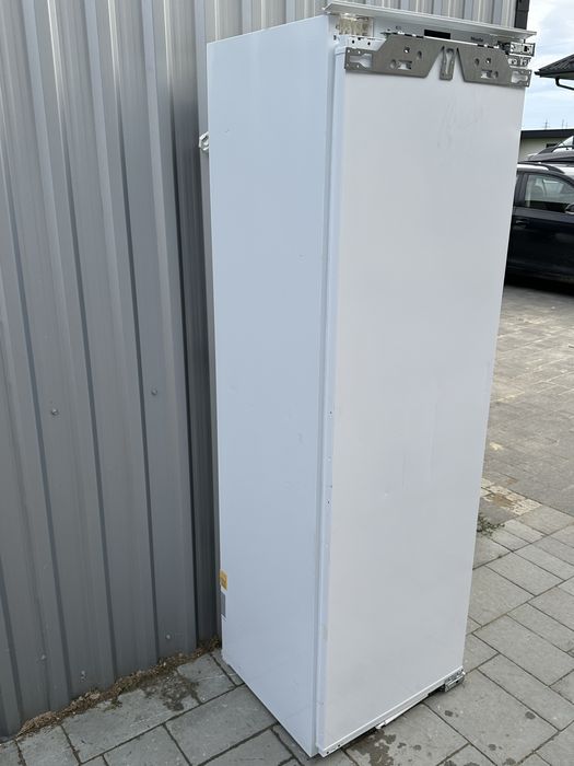Вбудована морозильна камера Miele FNS 37402 i