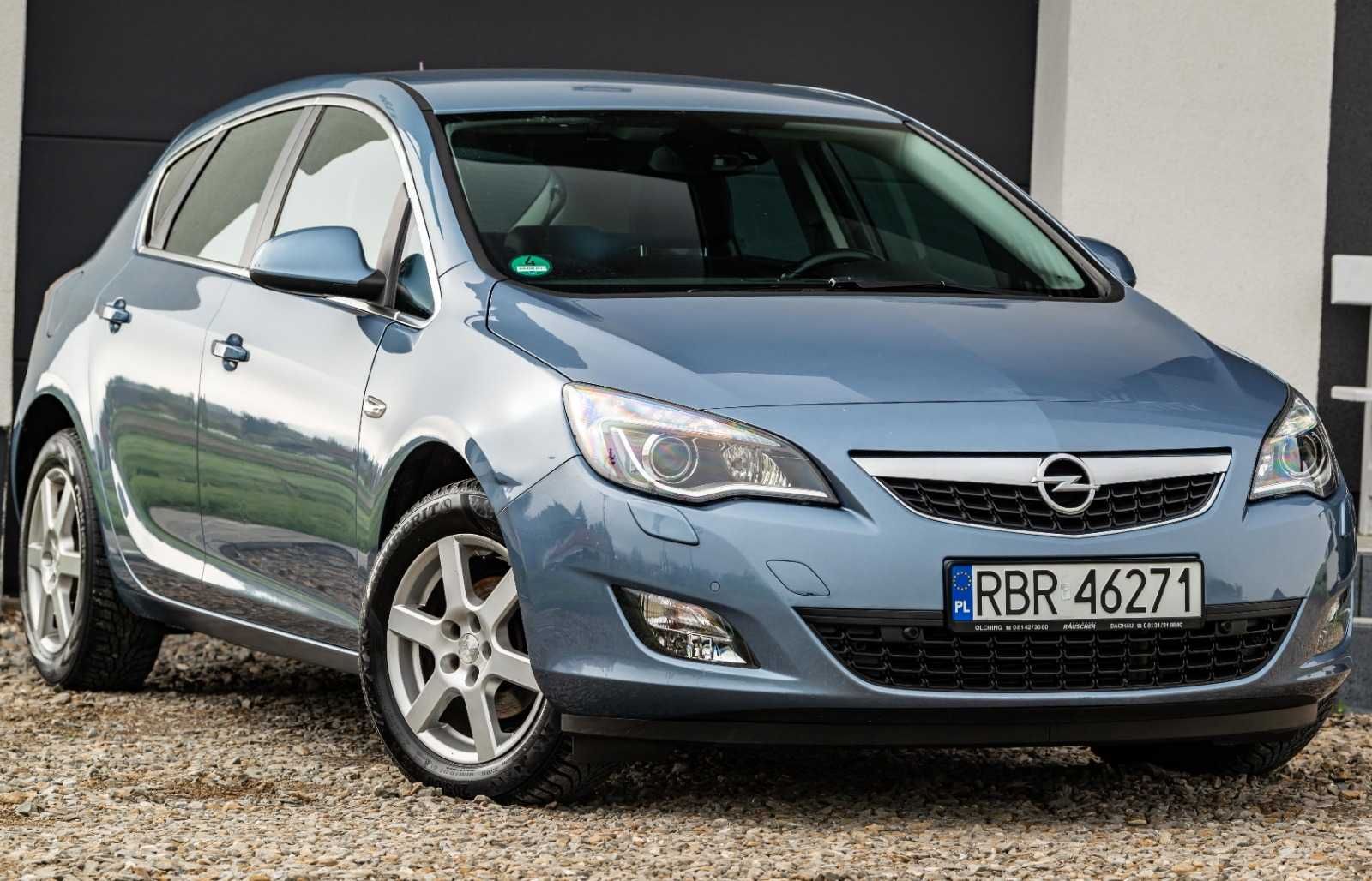 Opel Astra J 1.4 TURBO 140KM 2010r Xenon PDC Polecam !!