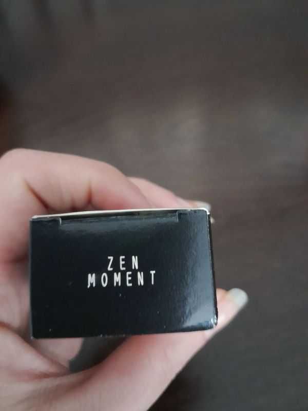 Lakier do paznokci Avon Gel Shine 10ml Zen Moment.