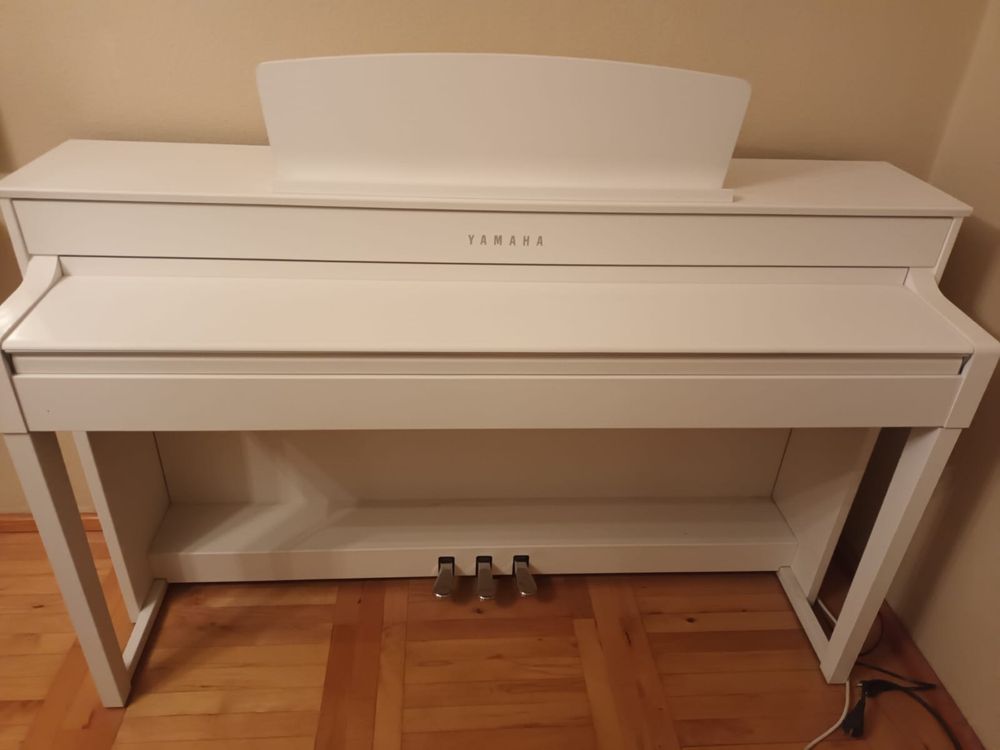 Pianino Yamaha CLP-575 WH