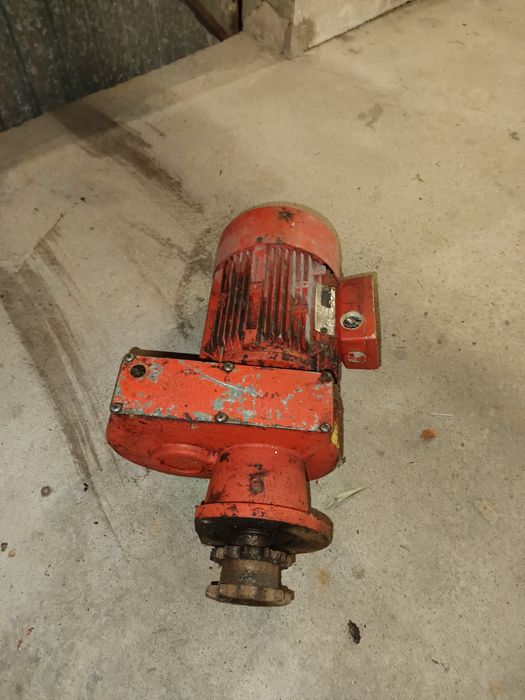 Motor trifásico com redutor 1,5kW 2cv