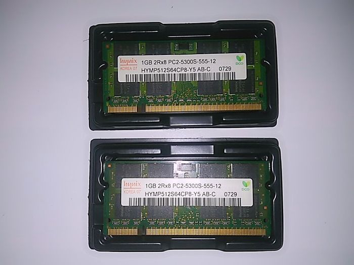 Pamięć RAM 2x 1 GB 667MHz do laptopa