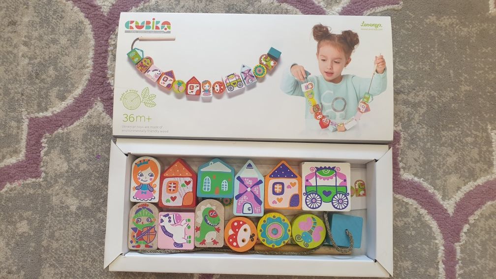 Деревянная игрушка Шнуровка бусы