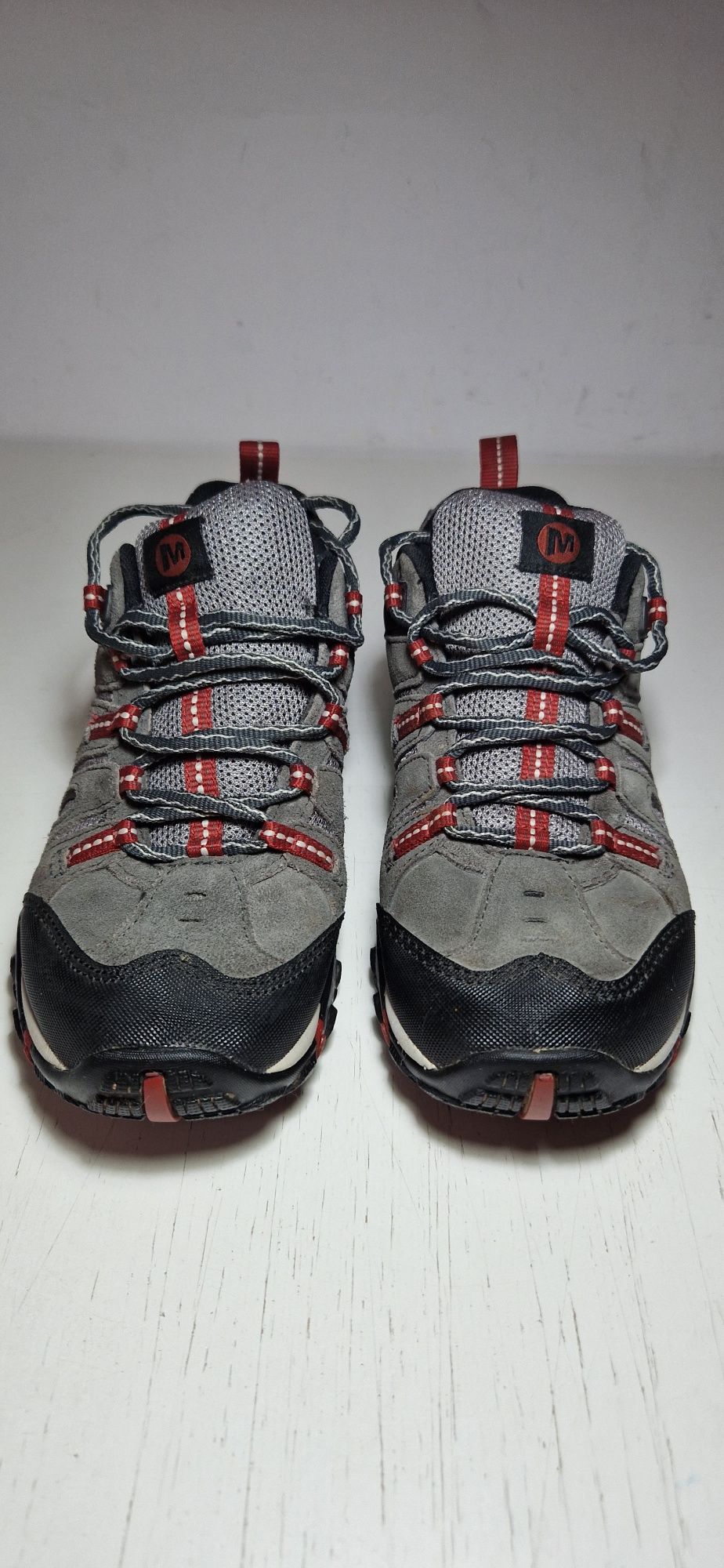 Merrell 40.        .