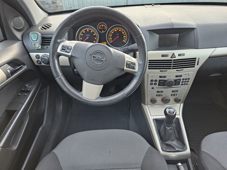 Opel Astra H Lift 1.6 Benzyna OPC Bi-xenon