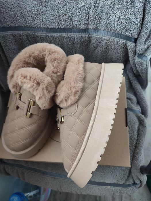 Нови зимние уги 38 р.