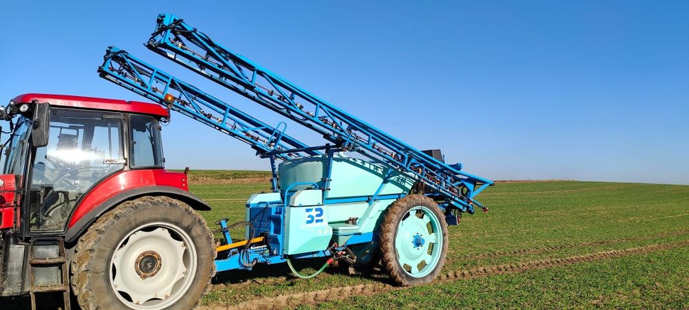 Opryskiwacz Berthoud Racer 27m 3200l. ARAG, skrętny dyszel.