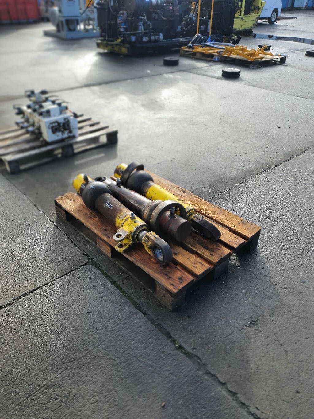 siłownik hydrauliczny do prasy kulowy