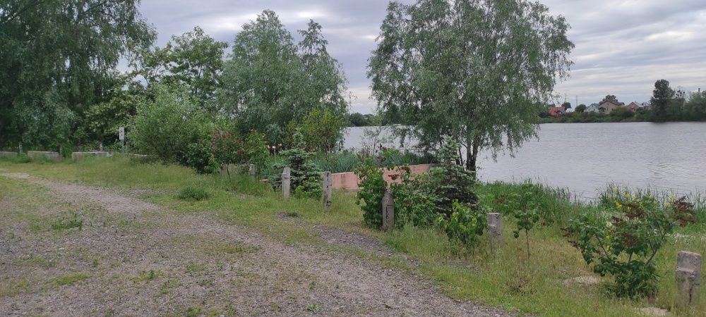 Дом на берегу озера. Хозяин. Метро Славутич 7,9 км. СТ Орхидея