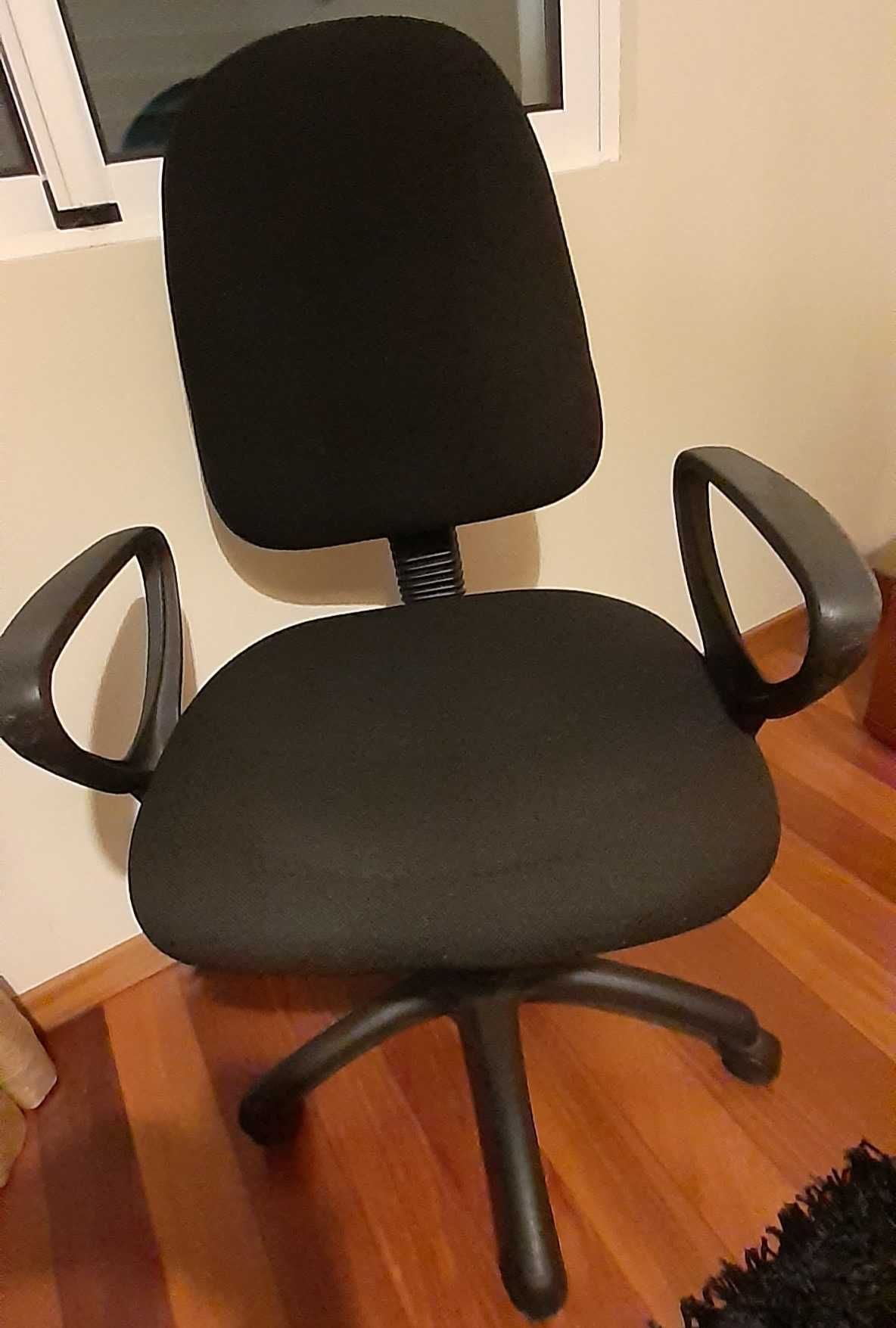 Vendo cadeira de secretária