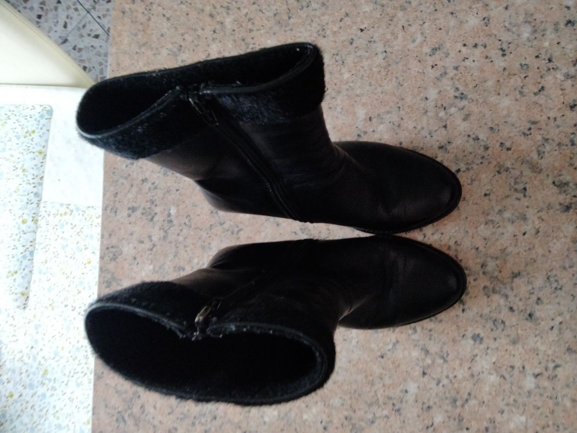 Buty skórzane zimowe damskie na słupku stan db czarne gruba skóra r.37