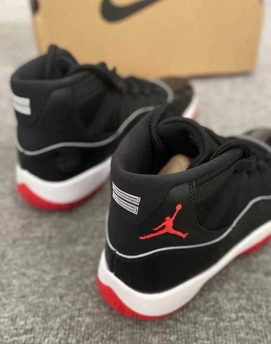 Jordan 11 Retro Playoffs Bred R.40