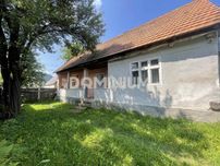 Продається  будинок в с. Іза, з великою земельною ділянкою