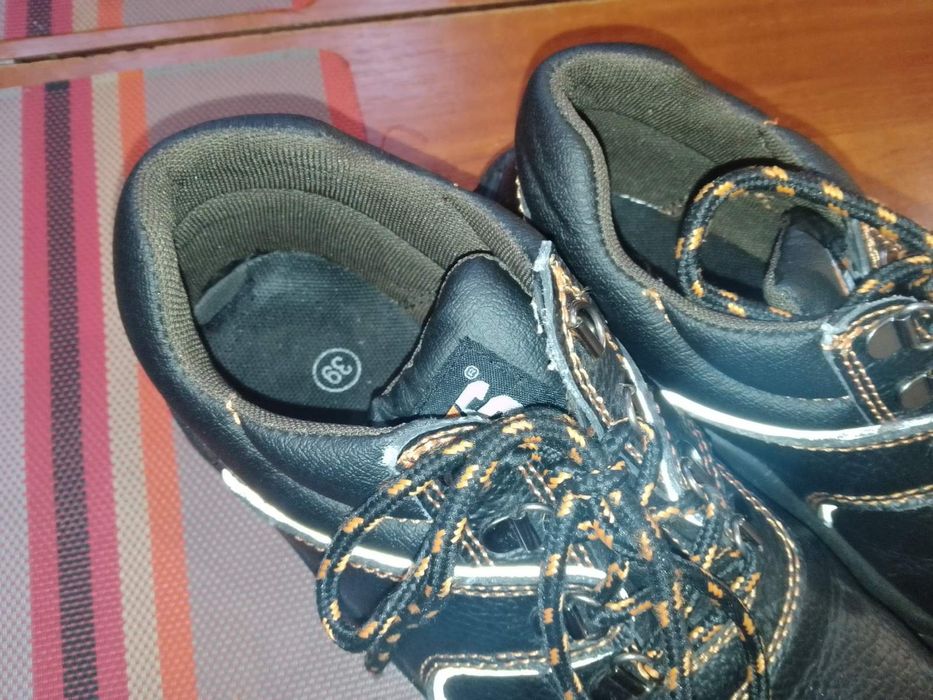 Рабочие туфли 39