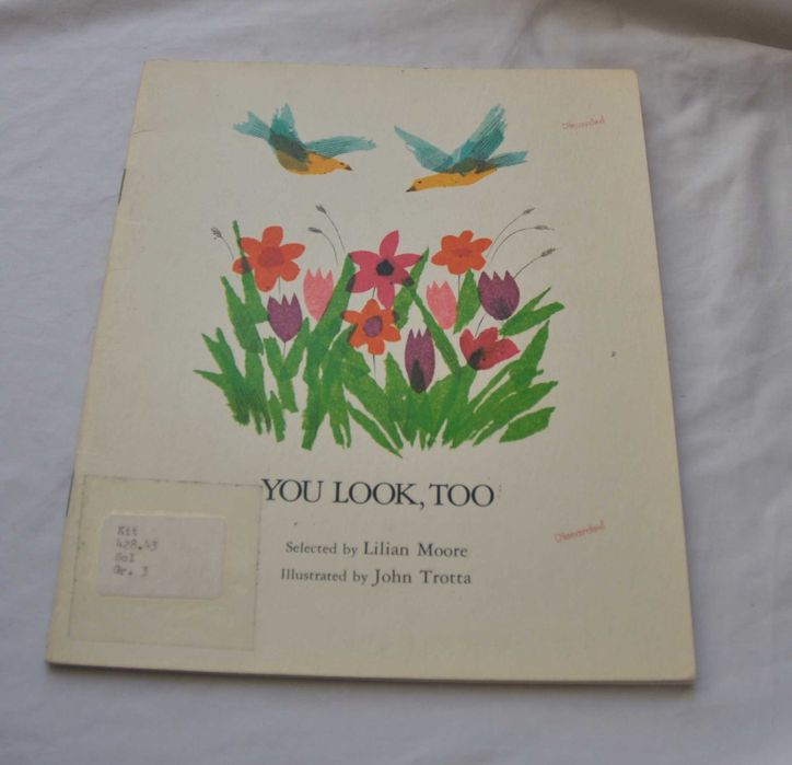 You look, too - Lilian Moore książeczka po angielsku