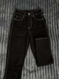 Чорні джинси