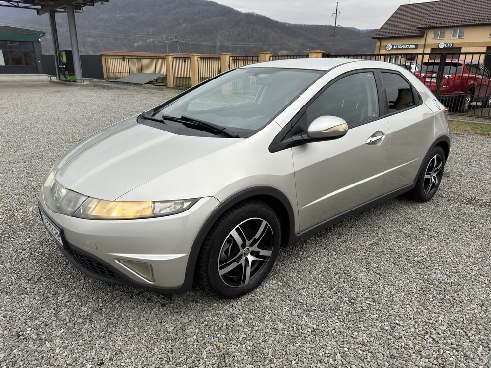 Honda Civic 5D 1.4i механіка 2006рік Хороший стан!