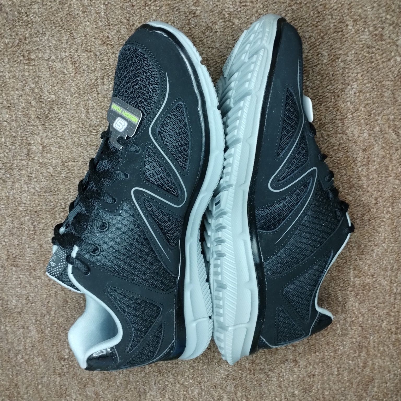 40,41,42,42,5. Мегазручні кросівки Skechers Satisfaction - Flash Point