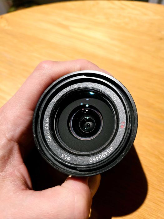 Об'єктив SONY Zeiss E 16-70mm f4 OSS для APS-C камер ZV-E10, a6X00