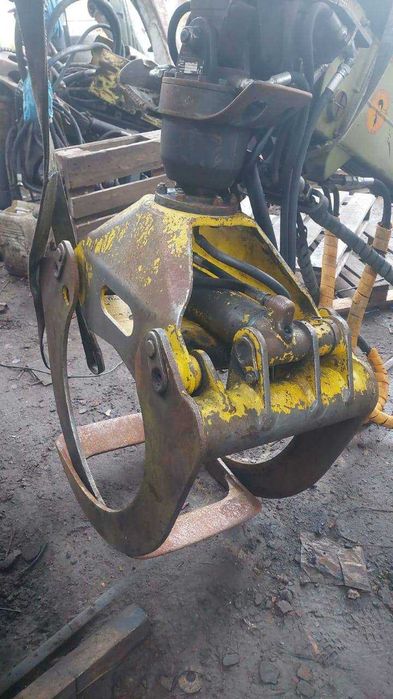 Кран маніпулятор лісовий LOGLIFT 82s