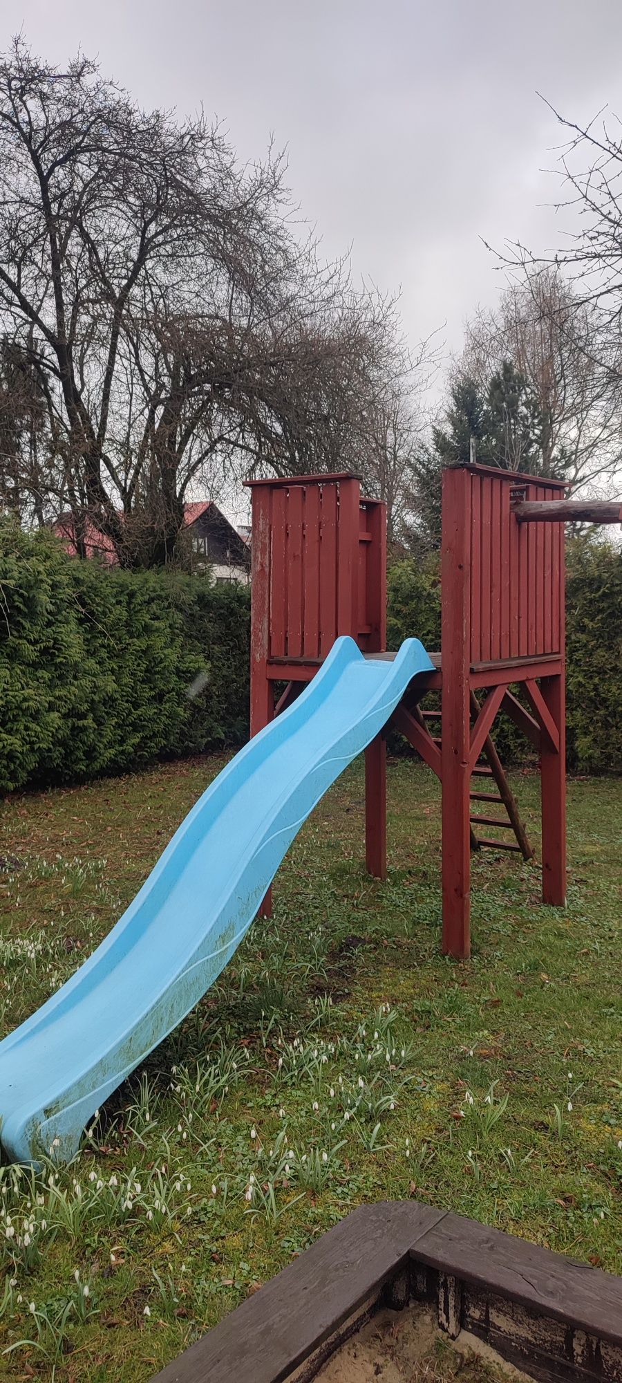 Sprzedam plac zabaw z piaskownica