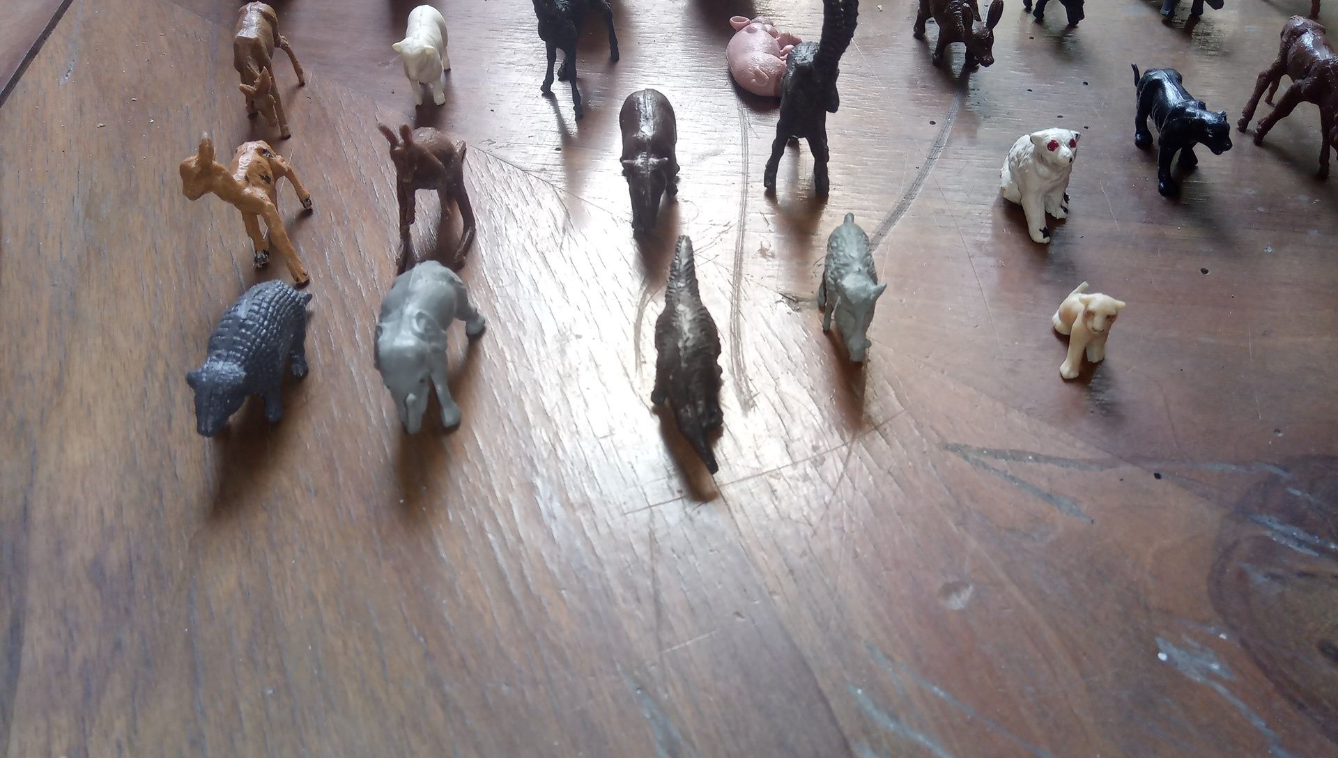 Figurki zwierząt PRL