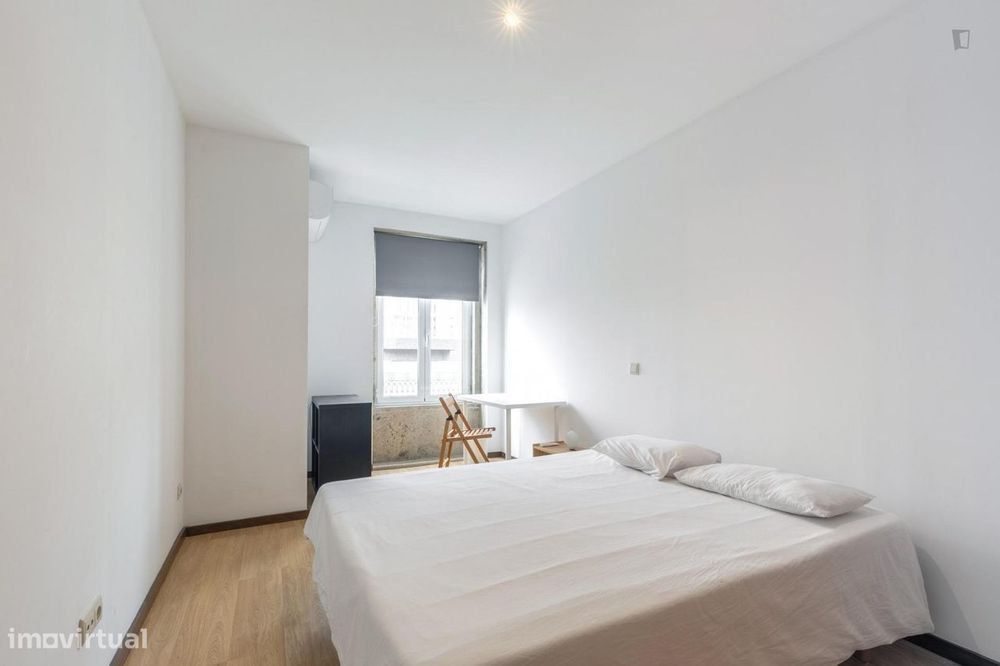 145090 - Quarto com cama de casal, com casa de...