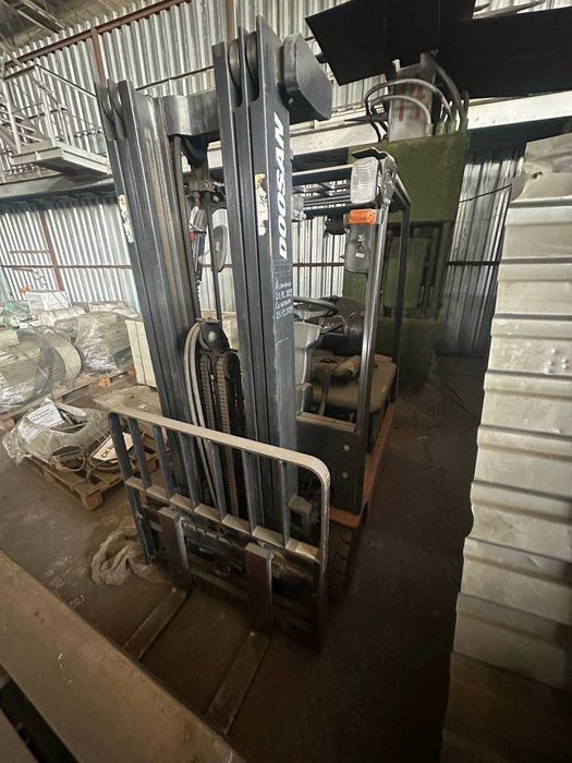 Навантажувач електричний Doosan B15T-5