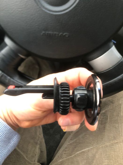 Тримач телефона в авто на магніті