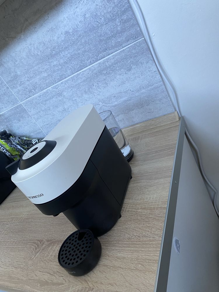 Sprzedam ekspres kapsułkowy Nespresso Pop