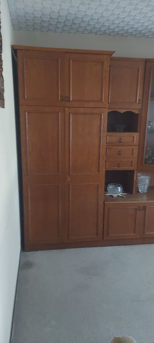 Sprzedam meblościankę debową.