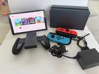 Nintendo Switch OLED + grip + etui