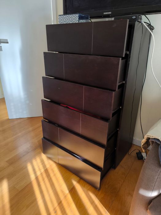 Conjunto de cama + mesas de cabeceira + comoda