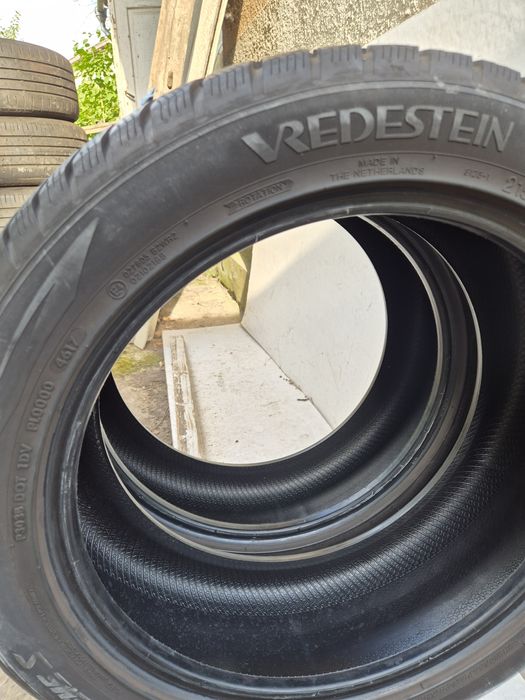Шини 215/50/18, Vredestein  (308)