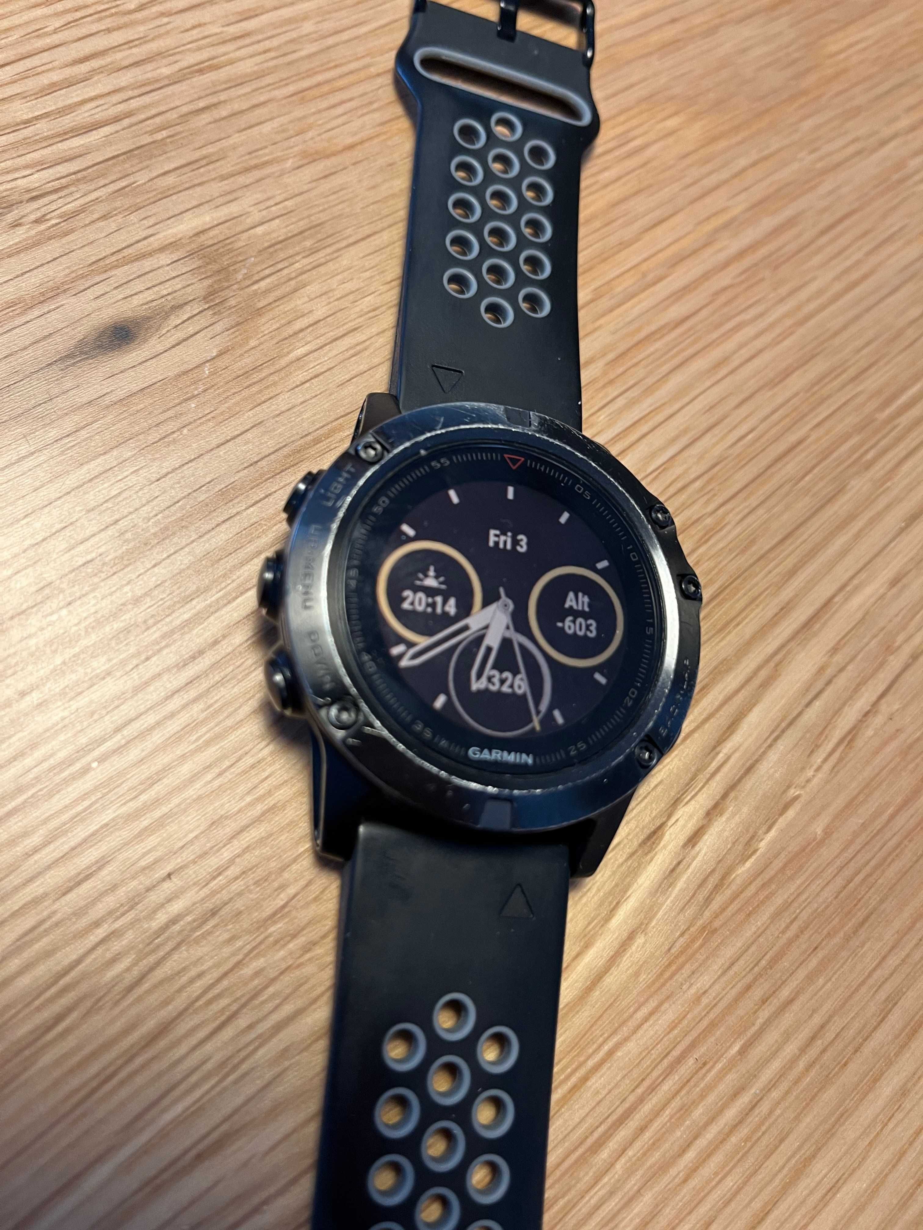 Garmin Fenix 5 Saphire, mapy TopoActive Europe